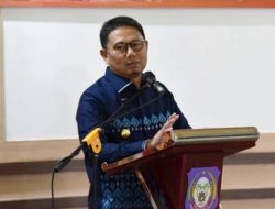 Penjabat Gubernur Gorontalo Hamka Hendra Noer saat memberikan sambutan pada Serah Terima Jabatan Ketua Dharma Wanita Persatuan Provinsi Gorontalo Tahun 2022 di Aula Rujab Dinas Wagub Gorontalo, Minggu (18/9/2022). (Foto : Ist/Diskominfotik)