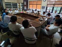 Suasana pertemuan Komisi lll dengan Pemerintah Daerah saat membahas penyelesaian proyek. (Foto: Ist)