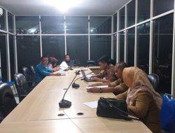 Suasana rapat pembahasan dua Ranperda di ruang Dulohupa. (Foto: Ist)
