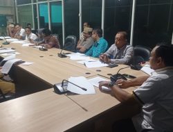 Tim Pansus saat melakukan pembahasan dengan sejumlah OPD terkait. (Foto: Ist)