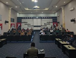 Suasana RDP yang dipimpin langsung oleh Ketua DPRD Syam T Ase tanpa dihadiri oleh manajemen PG Tolangohula. (Foto: Ist)