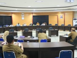 Rapat Kerja Komisi I DPRD Provinsi Gorontalo membahas pembayaran lahan TPU yang belum terealisasi. (Foto: Ist)
