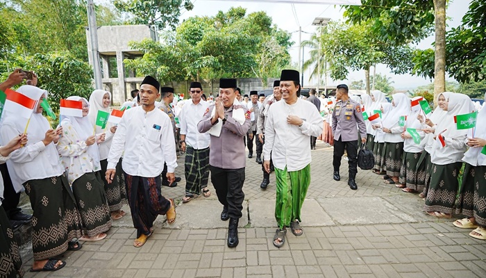 Kapolri Jenderal Listyo Sigit Prabowo saat menghadiri undangan dari Pesantren Syubbanul Wathon, Jawa Tengah. (Foto: Ist)