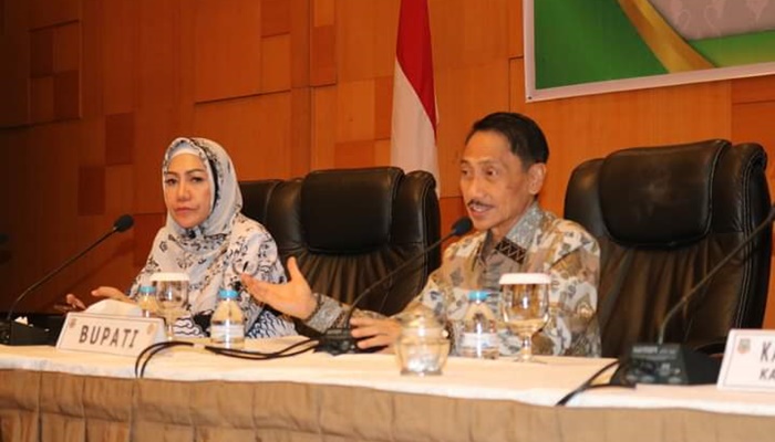 Bupati Gorontalo, Nelson Pomalingo pada evaluasi program mandatori PGRI terhadap Implementasi Kebijakan Merdeka Belajar. [Foto: Ist]