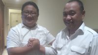 Fadliyanto Koem saat bertemu dengan Arifin Djakani. [foto:ist]