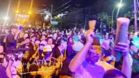 Warga Kota Gorontalo turun ke jalan guna mengikuti tradisi ‘kokoo’ pada malam sahur pertama, Sabtu Sabtu (1/3). [foto:fikar/nusantara1]