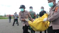 Proses evakuasi 12 jenazah korban KKB di Yohukimo. [foto:ist]