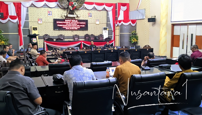 Rapat kerja DPRD terkait pembahasan rancangan awal RPJMD. [foto:juna/nusantara1]