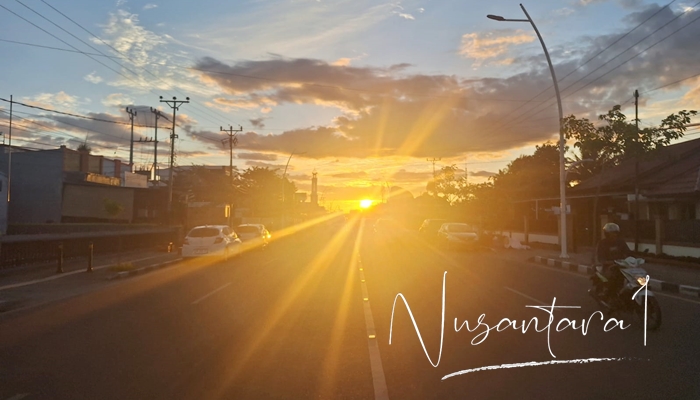 Panorama indah di Jalan Andalas, Kota Gorontalo saat menjelang malam. [foto/nusantara1]