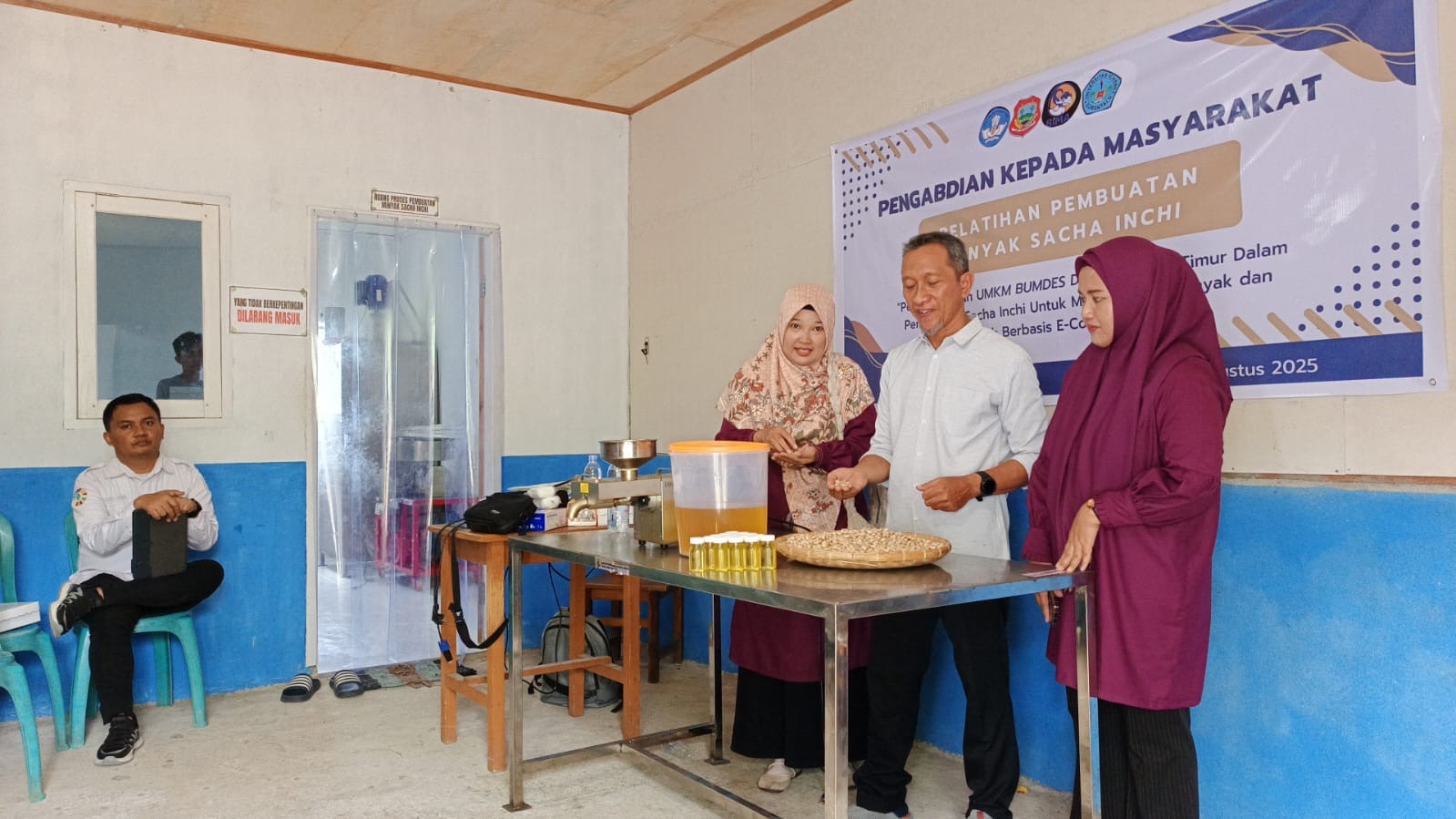 PendampinganTim Pengabdian Kepada Masyarakat (PKM) dari Universitas Ichsan (UNISAN) Gorontalo di Desa Tabongo Timur, Kecamatan Tabongo, Gorontalo. [foto: istimewa/humas]