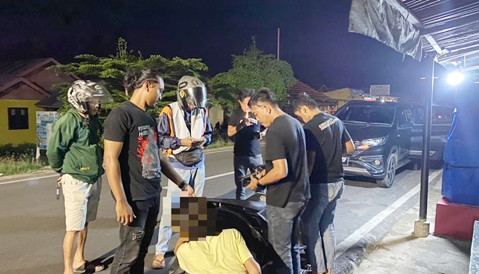 Polres Gorontalo saat ringkus terduga curanmor di Limboto Barat. [foro:ist/humas]