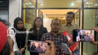 Kuasa hukum orang tua korban pelecehan usai menghadiri panggilan di Polresta Gorontalo Kota, Senin, 10 November 2025. [foto:fikar/nusantara1]