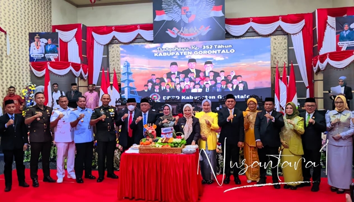 Foto bersama usai Paripurna DPRD Dalam Rangka HUT ke-352 Kabupaten Gorontalo /nusantara1.id