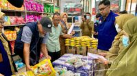 BPOM bersama sejumlah instansi saat melakukan pengecekan langsung di salah satu minimarket di Kota Gorontalo, Selasa, 16 Desember 2025. [foto: fikar/nusantara1]