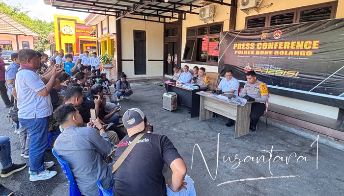 Kapolres Bone Bolango, AKBP Supriantoro saat memberikan keterangan dalam konferensi pers akhir tahun Polres Bone Bolango, Rabu, 31 Desember 2025. [foto: fikar/nusantara1]