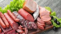 Ilustrasi. Daging olahan perlu dihindari agar kesehatan pembuluh darah arteri dan jantung tetap terjaga [foto:dok/artikelnews]