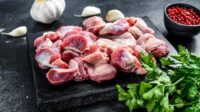 Ilustrasi. Bagi penderita asam urat perlu menghindari konsumsi daging merah dan jeroan [foto:dok/alodokter]