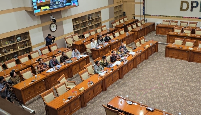 Suasana Rapat Dengar Pendapat Umum (RDPU) antara Forum Solidaritas Hakim Ad Hoc Indonesia (FSHA) dengan Komisi III DPR [foto:dok/rmol]