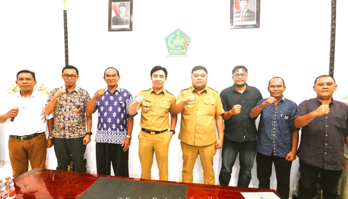Staf Khusus Stafsus bersama Bupati Sangihe, Michael Thungari dan Wabup, Selasa 6 Januari 2026 [foto:dok/humas]