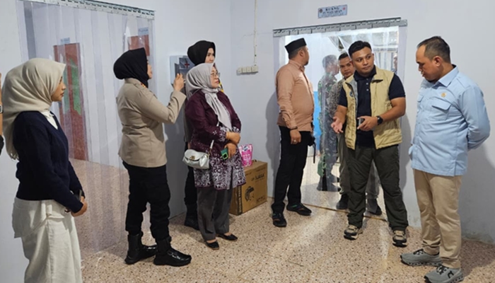 Ketua DPRD Kabupaten Gorontalo, Zulfikar Usira di SPPG Biyonga. [foto:dok/humas]