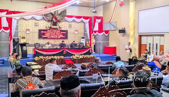 Rapat paripurna DPRD pembentukan dan susunan perangkat daerah Kabupaten Gorontalo. [foto:juna/nusantara1]