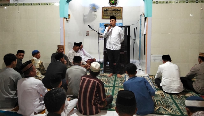Ketua DPRD Kabupaten Gorontalo, Zulfikar Usira saat melakukan Safari Ramadan [foto:dok/humas]