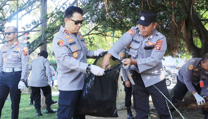 Kapolda Gorontalo, Irjen Pol. Drs. Widodo saat memimpin aksi ‘JAGO ASRI’, Jumat 27 Februari 2026 [foto:dok/humas]