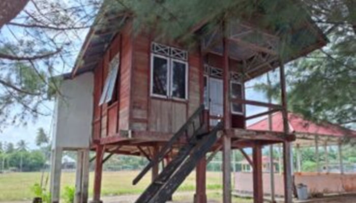 Kondisi cottage Pantai Monano yang memprihatinkan dan berbahaya bagi pengunjung [foto:dok]