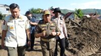 Menteri Dalam Negeri Tito Karnavian meninjau kondisi bencana di Aceh [foto:dok/kemendagri]