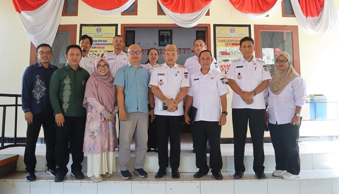 Foto bersama usai rapat koordinasi tentang konservasi Burung Julang yang dihadiri PLN Nusantara Power, UMGo dan pihak Pemda Pohuwato [foto:dok/pln]