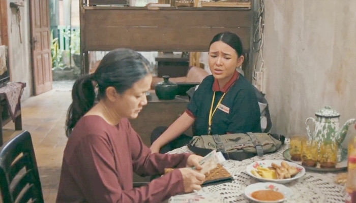 Nirina Zubir dan Amanda Manopo dalam trailer film Jangan Buang Ibu [foto:dok/Leo Pictures]