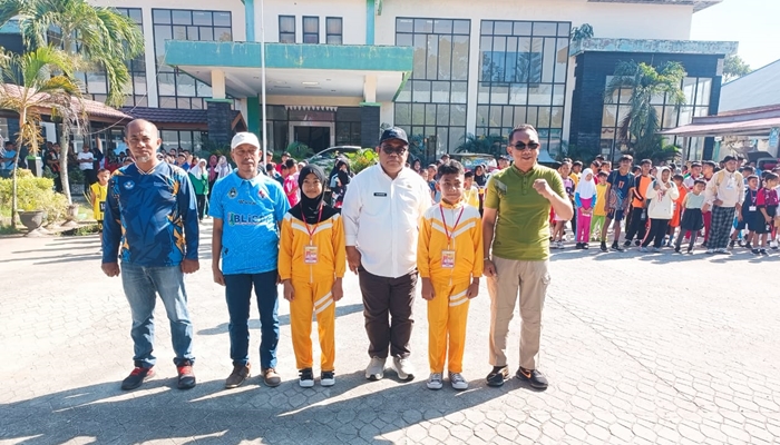 O2SN jenjang SD dan SMP tingkat Kabupaten Gorontalo resmi dibuka oleh Sekretaris Daerah, Sugondo Makmur. [foto:humas]