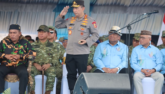 Kapolri Jenderal Pol. Listyo Sigit Prabowo mendampingi presiden pada puncak Penas 2026. [foto:dok.humas]