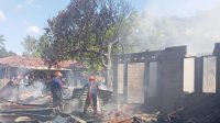 Rumah terbakar di Desa Pilohayanga, Kecamatan Telaga, Kabupaten Gorontalo. [foto:dok/ist]