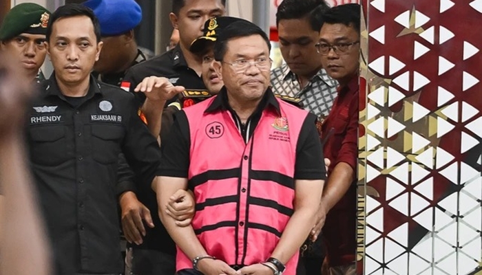 Mantan Wakil Kepala BGN, Sony Sonjaya saat ditahan Kejagung. [foto:dok]