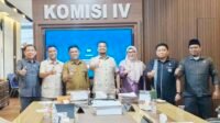 Pimpinan dan jajaran Komisi IV saat rapat Dinas Parekrafpora.[foto:dok/nusantara1]