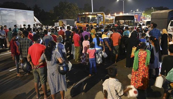 Puluhan menteri kabinet Sri Lanka mundur berjamaah imbas krisis ekonomi dan politik yang terus memburuk. (Foto: Istimewa/AFP/ISHARA S. KODIKARA)