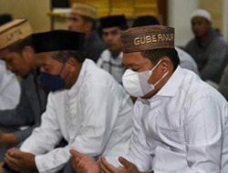 Penjagub Gorontalo, Hamka Hendra Noer, ketika menghadiri peringatan tahun baru Islam 1444 Hijriah, Ahad (31/7/2022) di Masjid Agung Baiturrahim, Kota Gorontalo. (Foto : Kominfo Provinsi Gorontalo)