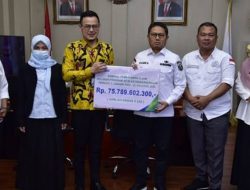 Penjagub Hamka Hendra Noer saat menerima audiensi BPJS-TK Provinsi Gorontalo, yang melaporkan pembayaran klaim jaminan kepada pesertanya, Rabu (31/8/2022). (Foto : Kominfo)