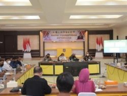 Pemprov Gorontalo bersama Forkopimda menggelar rapat terkait kasus difteri di Aula Rudis Gubernur, Kamis (7/7/2022). (Foto: Istimewa)