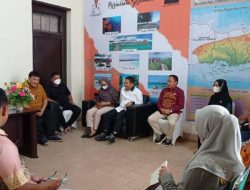 Penjabat Gubernur Gorontalo, Hamka Hendra Noer saat berkunjung ke Kantor Badan Penghubung Gorontalo di Makassar, Jumat (5/8/2022). (Foto: Ist)