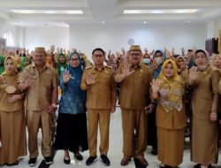 Foto bersama usai pembukaan seminar Awal Imunisasi Lengkap Anak Sehat kerja sama antara PKK Provinsi Gorontalo dengan Dinas Kesehatan, IDAI Gorontalo dan BKKBN Gorontalo, di Aula Rudis Gubernur, Senin (29/8/2022). (Foto: Istimewa/ Diskominfotik)