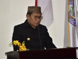 Botu 5 Penjagub Gorontalo, Hamka Hendra Noer, ketika memberikan sambutan pada rapat Paripurna DPRD dalam rangka pembicaraan tingkat II terhadap Ranperda Perubahan APBD Provinsi Gorontalo Tahun Anggaran 2022, Senin (26/9/2022). (Foto : Ist/ Diskominfotik)