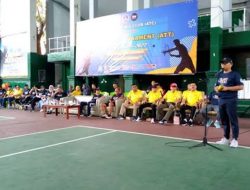Botu 7 Penjagub Gorontalo, Hamka Hendra Noer saat memberikan sambutan pada gelaran turnamen tenis yang dilaksanakan Kejaksaan Negeri (Kejati) Gorontalo, Sabtu (22/10/2022). (Foto: Ist/Diskominfotik)