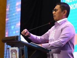 Botu 8 Penjagub Gorontalo, Hamka Hendra Noer ketika memberikan arahan pada ekspos 100 hari kerja dan simposium pembangunan yang digelar oleh Badan Kesbangpol Provinsi Gorontalo di Hotel Aston, Kota Gorontalo, Jumat (23/9/2022). (Foto : Ist/Haris)