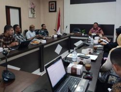 Suasana pertemuan antara Dinas PM ESDM Trans dengan pihak PT PLN UP3 Gorontalo, Jumat (21/10/2022). (Foto:Ist/ Diskominfotik).