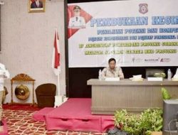 Penjabat Gubernur Gorontalo, Hamka Hendra Noer, saat memberikan sambutan pada pembukaan uji kompetensi asesmen bagi Pejabat Administrator, Pengawas dan Fungsional Penyetaraan di lingkup Pemerintah Provinsi Gorontalo, Rabu (16/11/2022), di Ballroom Hotel Grand Q Kota Gorontalo. (Foto:Ist/Diskominfotik)