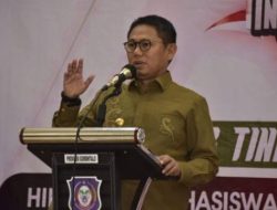 Penjagub Gorontalo, Hamka Hendra Noer, ketika memberikan sambutan pada kegiatan kegiatan Intermediate Training Latihan Kader II Tingkat Nasional tahun 2022 di aula rumah jabatan Gubernur Gorontalo, Kamis (17/11/2022). (Foto:Ist/ Diskominfotik)