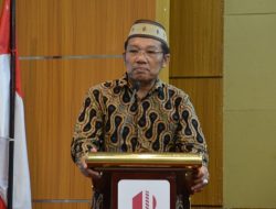 Botu 37 Asisten II Provinsi Gorontalo, Sutan Rusdi, ketika memberikan sambutan sekaligus membuka Rakerca PIISEI Gorontalo, Ahad (20/11/2022). (Foto: Ist)