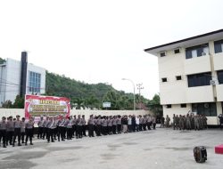 Kapolres Gorontalo Kota, AKBP Ardi Rahananto saat memimpin apel pengamanan Malam Tahun Baru 2023. (Foto: Ist)